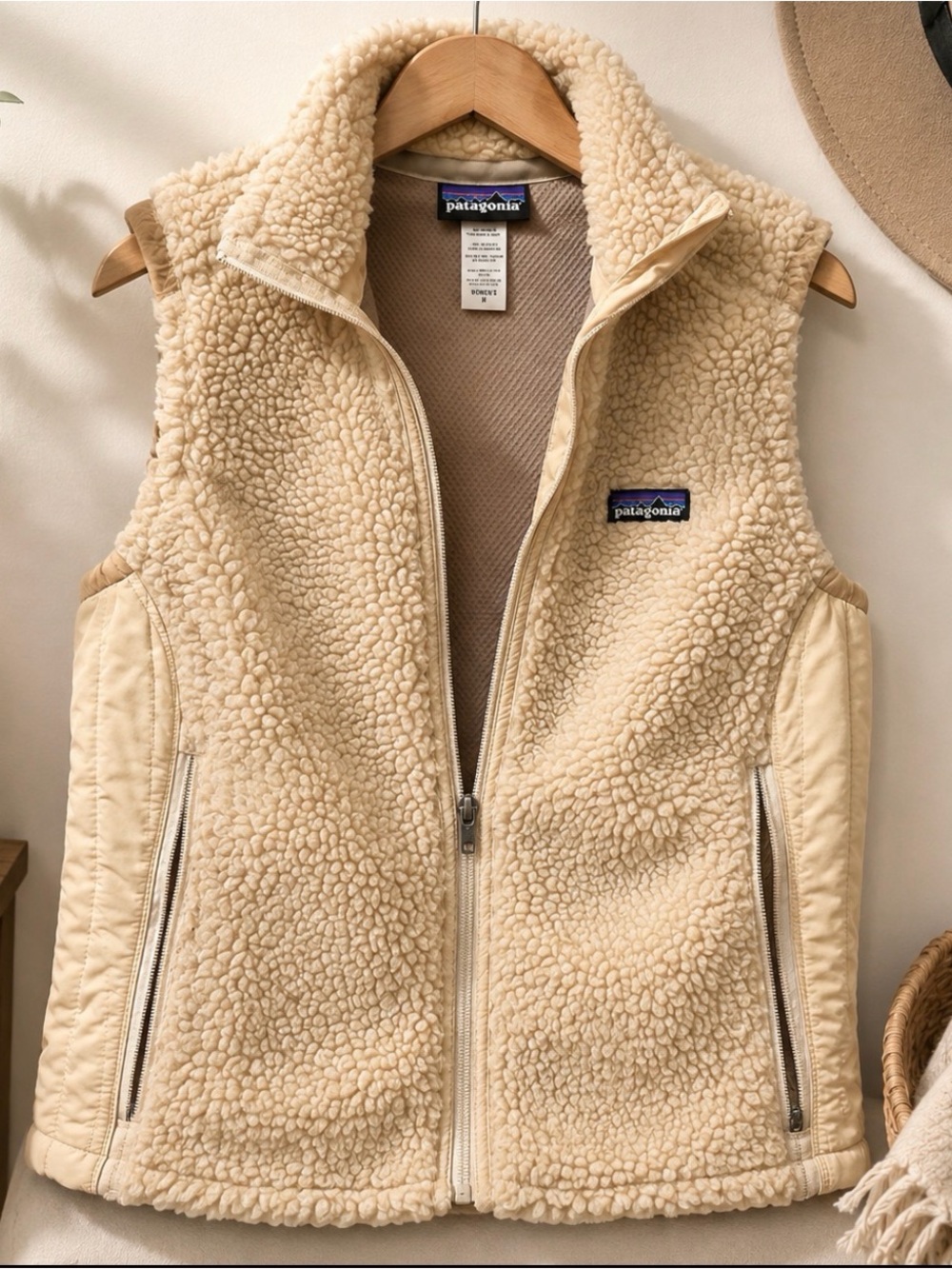 Patagonia small creme vest